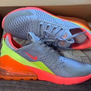 NIKE AIRMAX 270